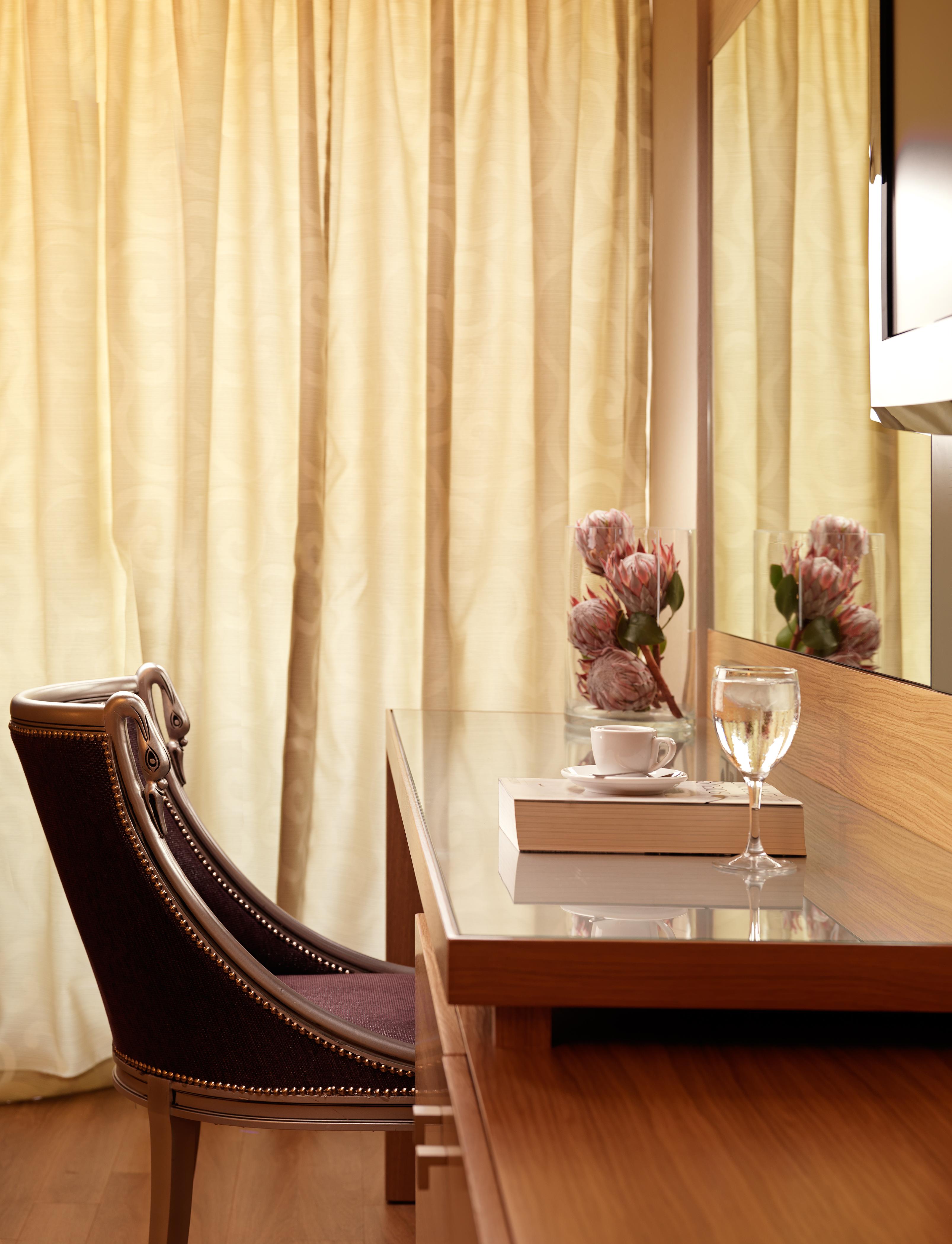 Divani Palace Acropolis Athens Exterior photo A detail of a suite at the hotel